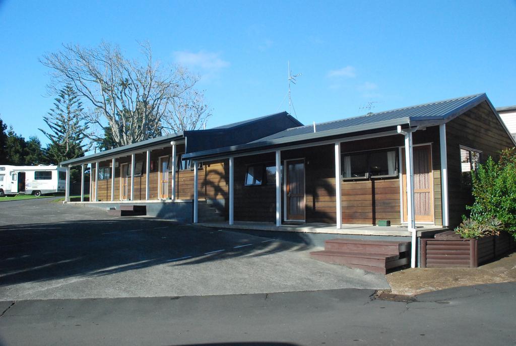 Avondale Motor Park Hotel Auckland Exterior photo