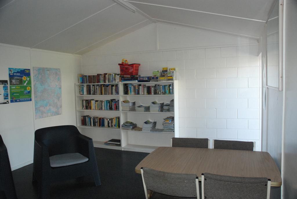 Avondale Motor Park Hotel Auckland Exterior photo